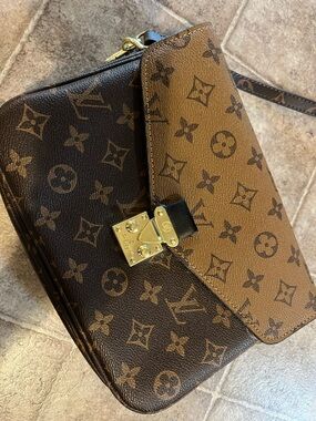 Fashion Two-Tone Monogram Crossbody Bag in Brown and Tan